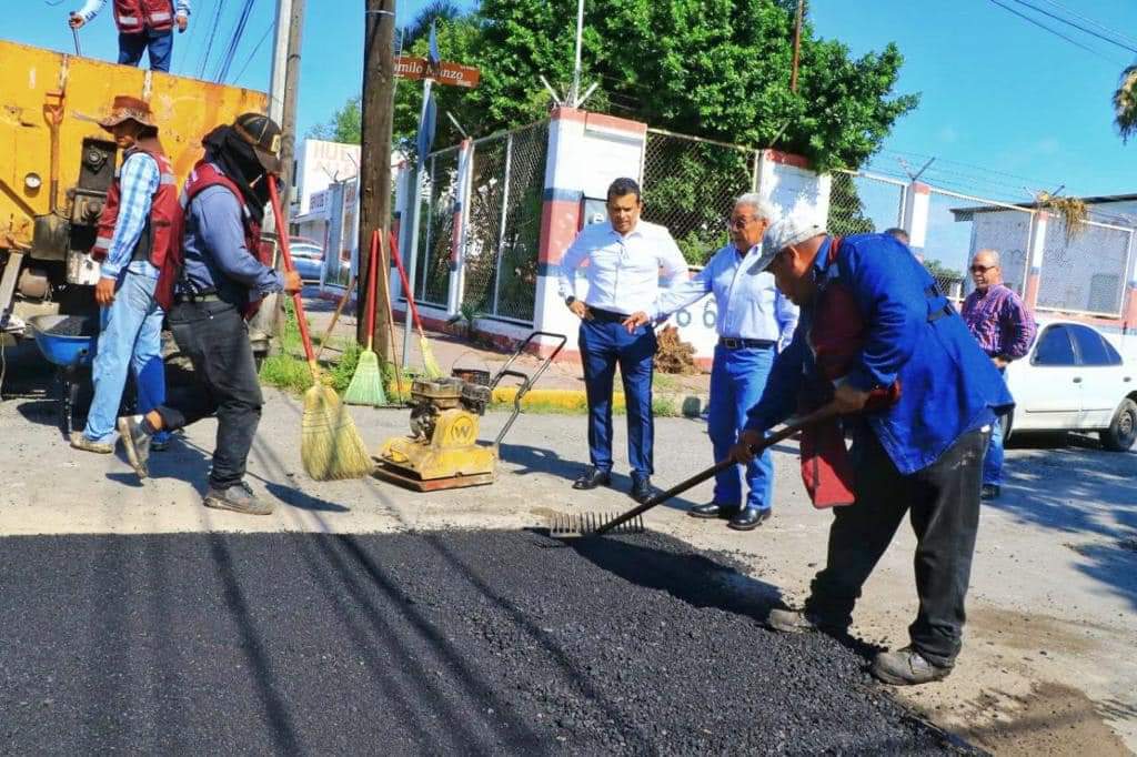 Supervisa alcalde avance de  programa emergente de bacheo