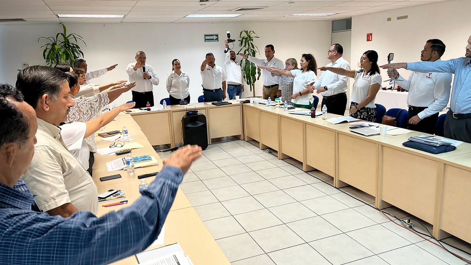 Instala SET Comisión para la creación de programas que fortalezcan a la educación básica