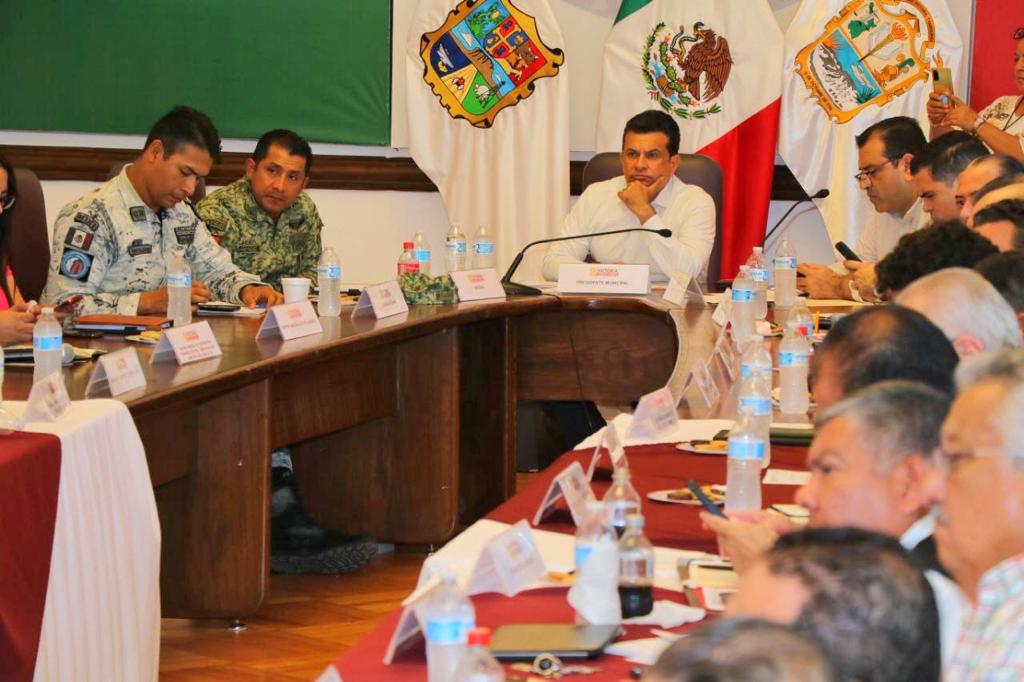 Atiende Alcalde denuncias ciudadanas en Mesa de Seguridad.