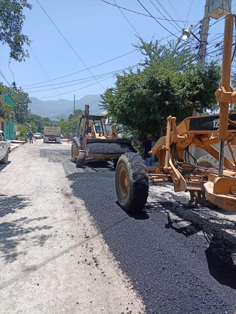 Avanza programa de bacheo en la ciudad.