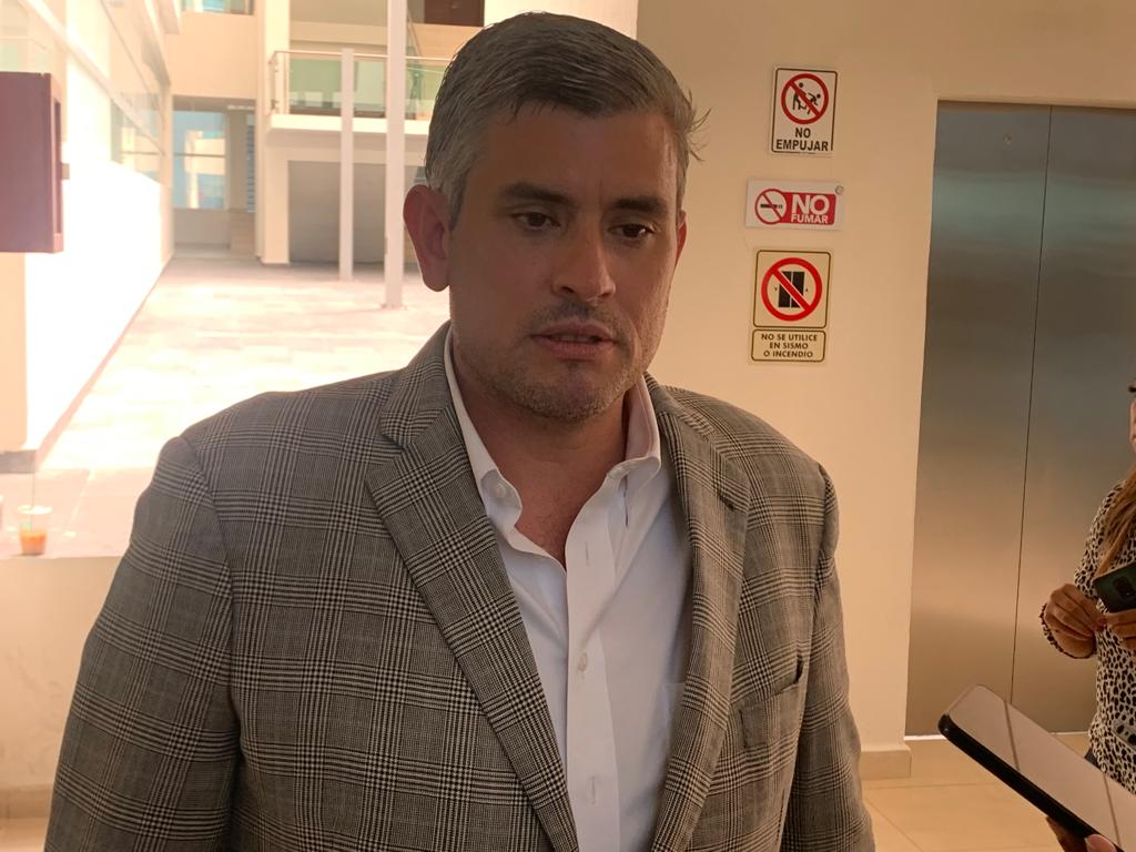 Critican a corcholatas por actos anticipados de campaña.