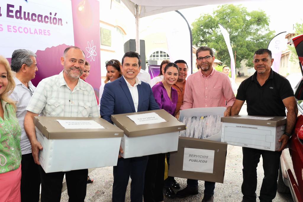 Autoridades de Victoria realizan colecta de útiles escolares para apoyo de estudiantes.