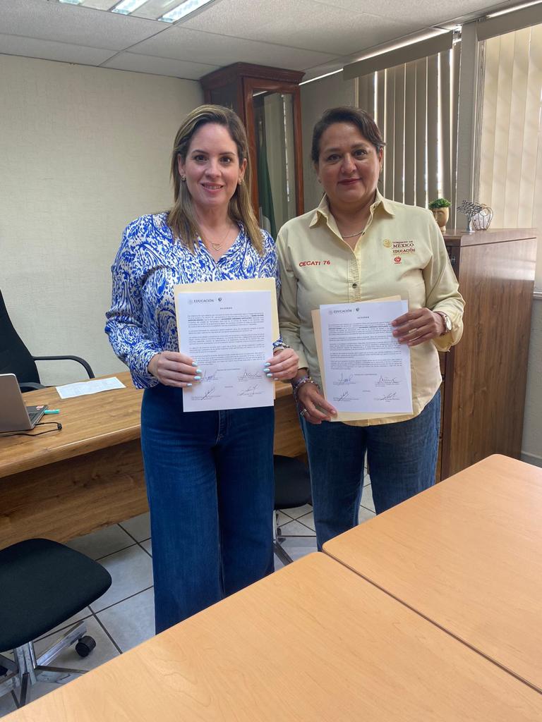 Diputada Ale Cárdenas apoya  con becas de capacitación