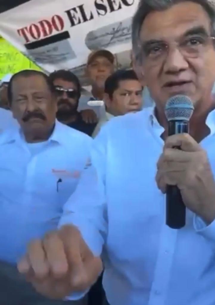 Pide gobernador a maestros regresar a las aulas.  Petición en rechazada hasta que haya cambios de funcionarios educativos.