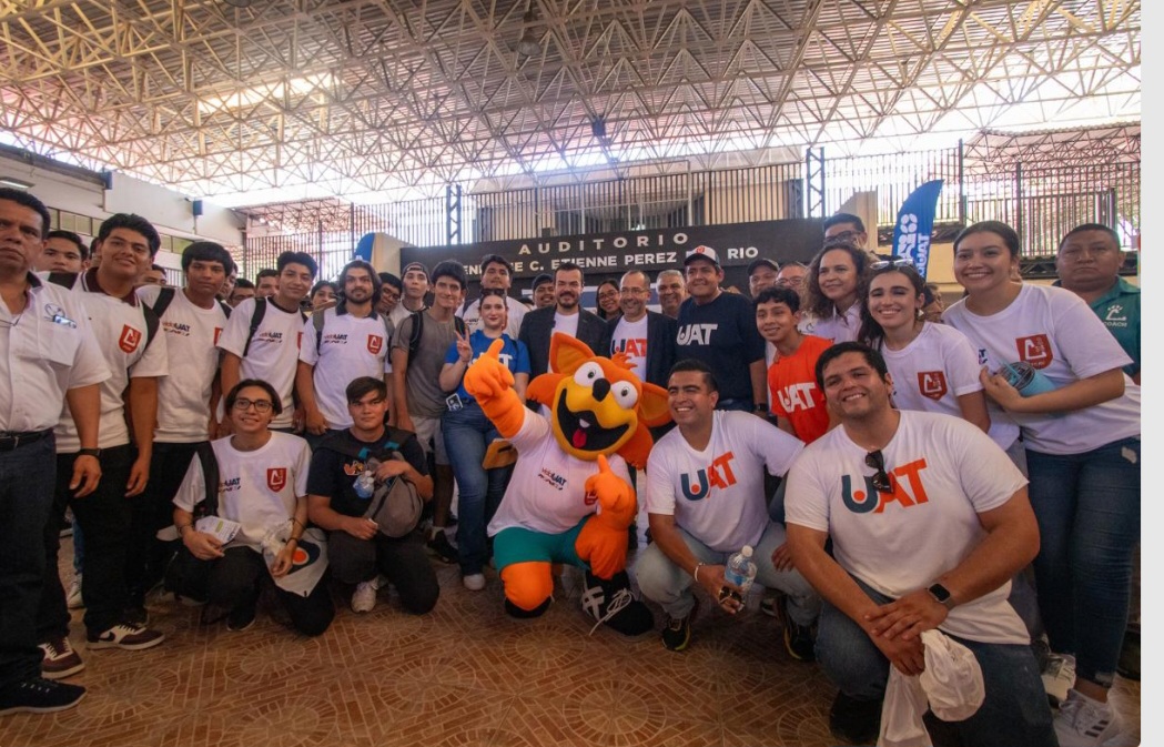 Rector ofrece el programa Vida UAT a nuevos estudiantes del Campus Victoria