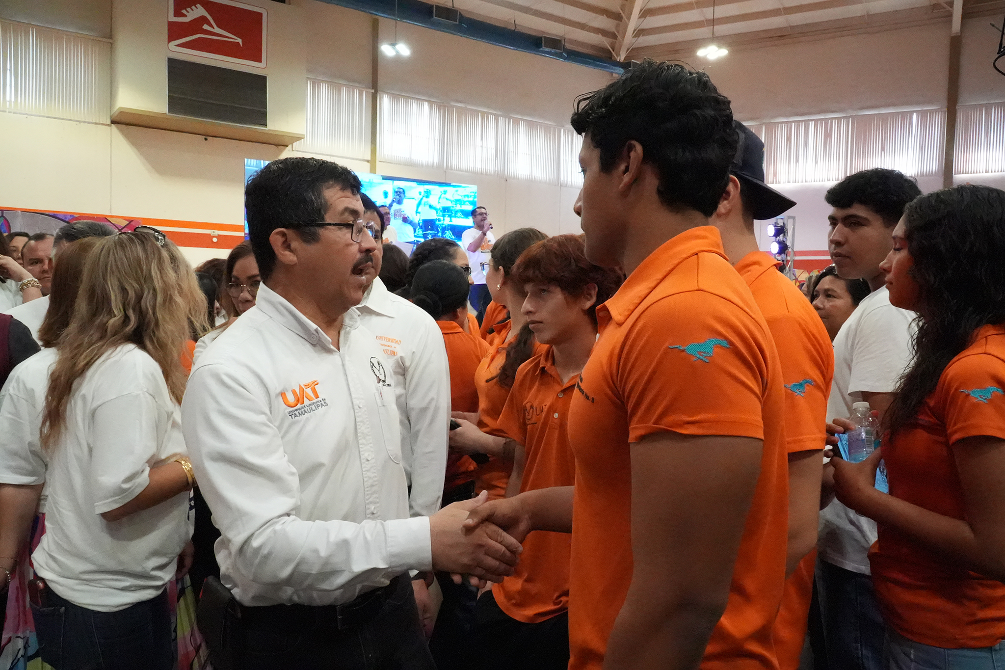 Vive la UAT una fiesta para recibir a estudiantes de bachillerato