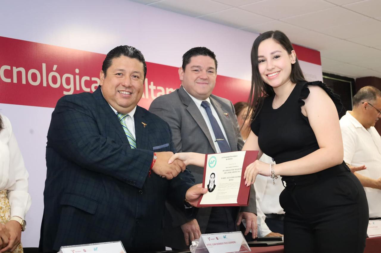 UT Altamira entrega 217 títulos y celebra 22 años de excelencia educativa