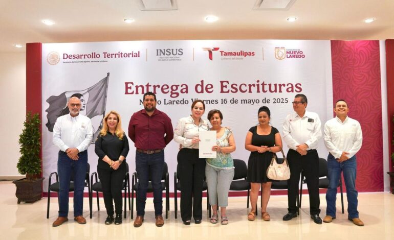 GOBIERNO FEDERAL, ESTATAL Y MUNICIPAL ASEGURAN PATRIMONIO DE 100 FAMILIAS CON ENTREGA DE ESCRITURAS