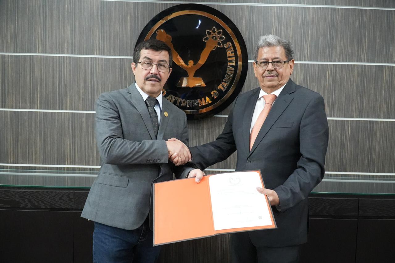 Designa rector a Ismael Quintanilla como abogado general de la UAT