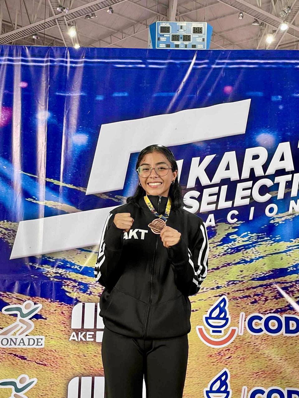 Estudiantes de la UAT destacan en Nacional de Karate