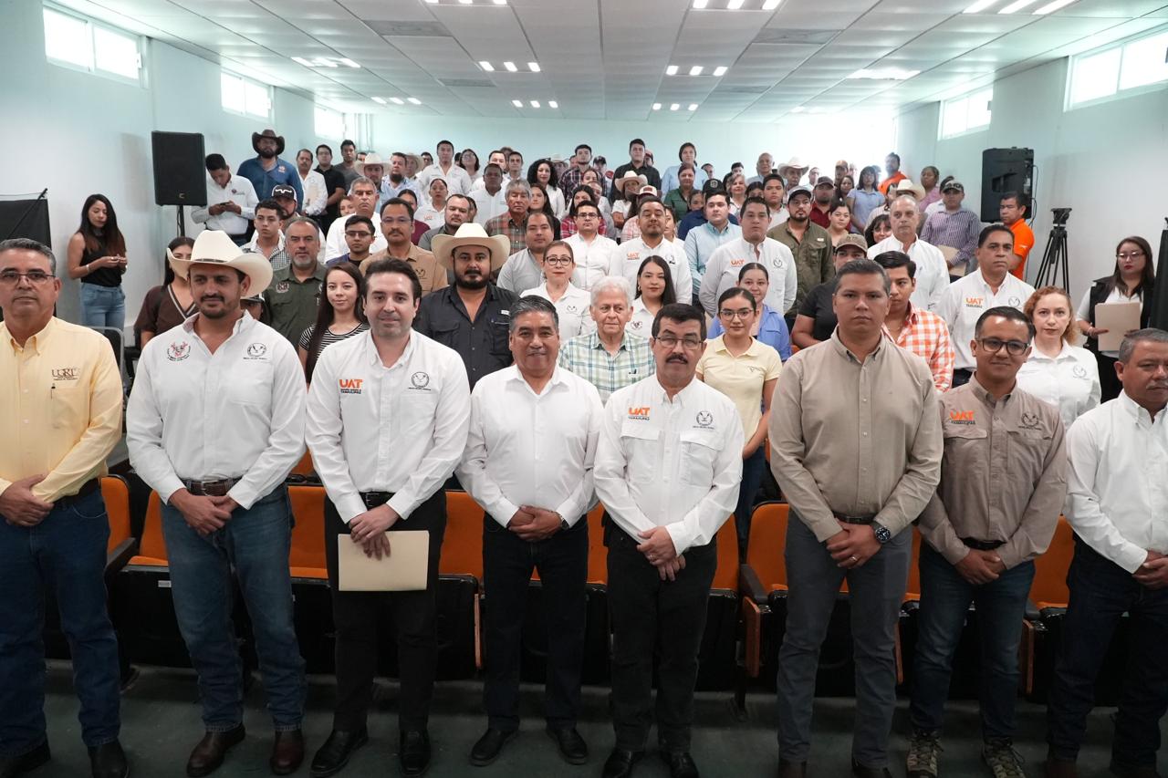 Inaugura Dámaso Anaya curso sobre administración de ranchos