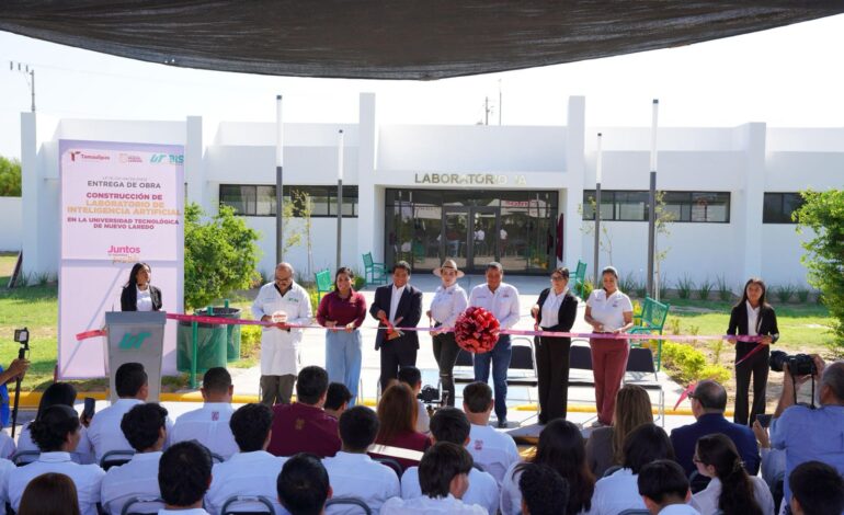 CON OBRAS HISTÓRICAS EN EDUCACIÓN, CARMEN LILIA CANTUROSAS ASEGURA OPORTUNIDADES PARA LA JUVENTUD DE NUEVO LAREDO