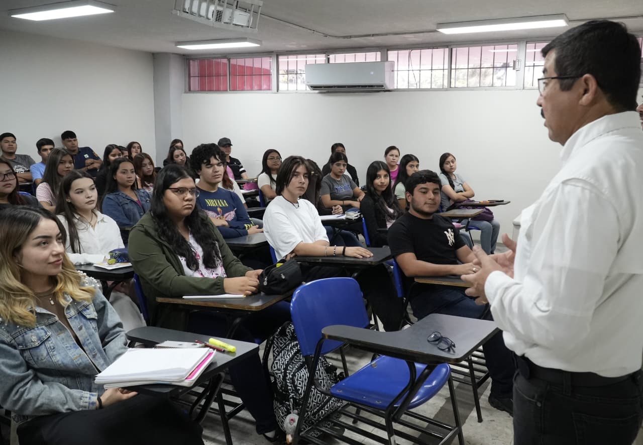 El diálogo con universitarios define el nuevo rumbo de la UAT: Rector