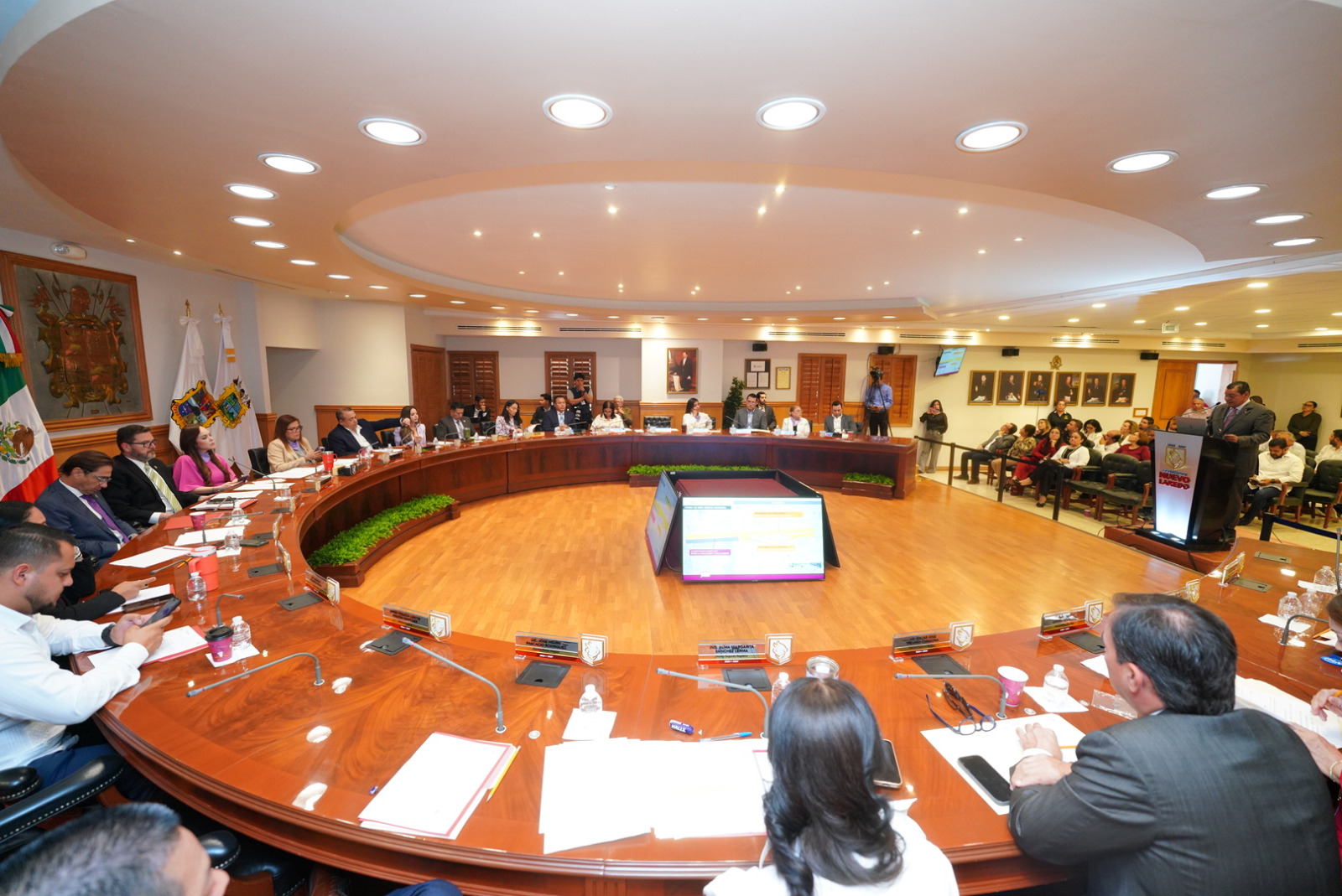 CONSTRUCTORES DE NUEVO LAREDO RECONOCEN VISIÓN DEL GOBIERNO MUNICIPAL TRAS APROBACIÓN DEL PLAN DE OBRA PÚBLICA 2026