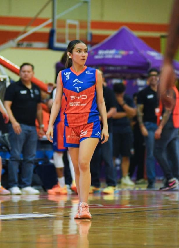 Estudiante de la UAT debuta con el Correbasket Femenil y hace historia