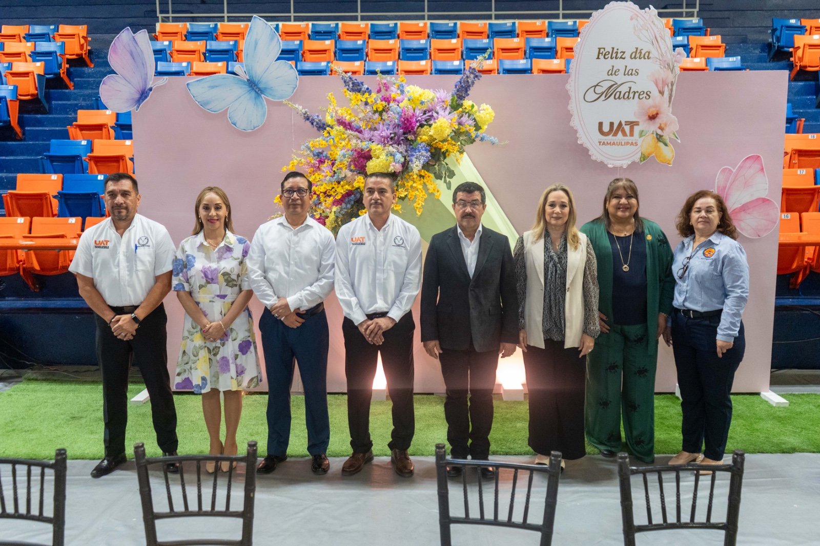Dámaso Anaya reconoce la labor de las madres trabajadoras de la UAT