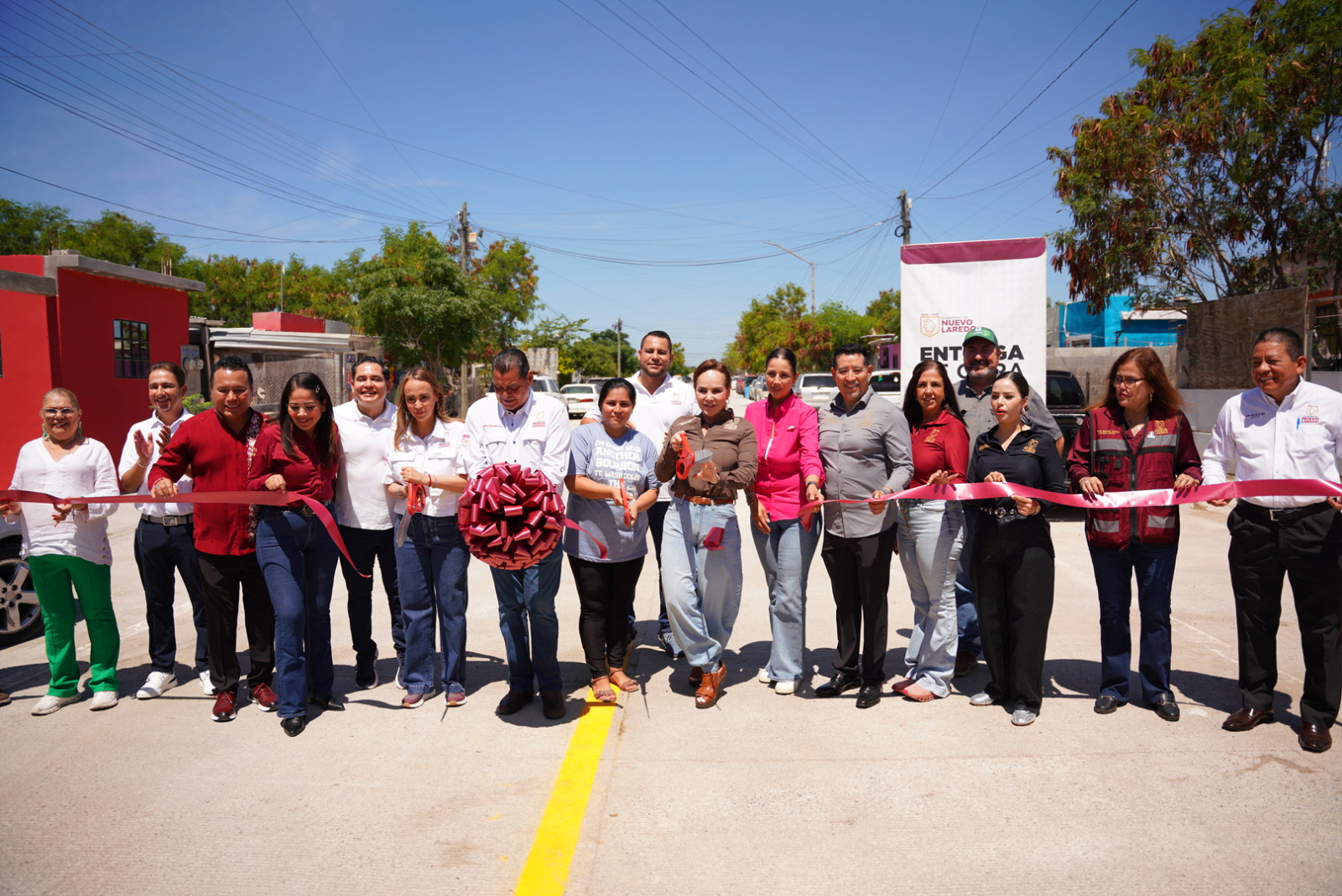 GOBIERNO DE CARMEN LILIA CANTUROSAS BENEFICIA A FAMILIAS DE LOS OLIVOS 1 Y 2 CON VIALIDADES RENOVADAS
