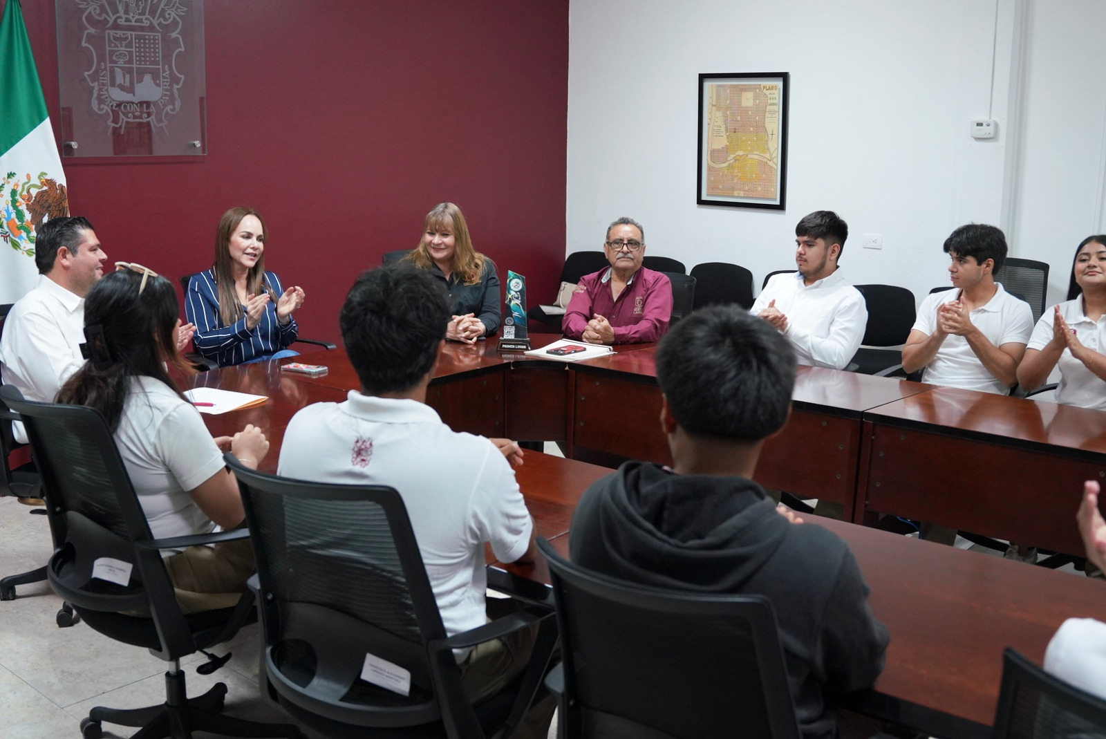 CARMEN LILIA CANTUROSAS RECONOCE A CAMPEONES DEL INTERPREPARATORIAS 2026 Y REAFIRMA COMPROMISO CON LA EDUCACIÓN