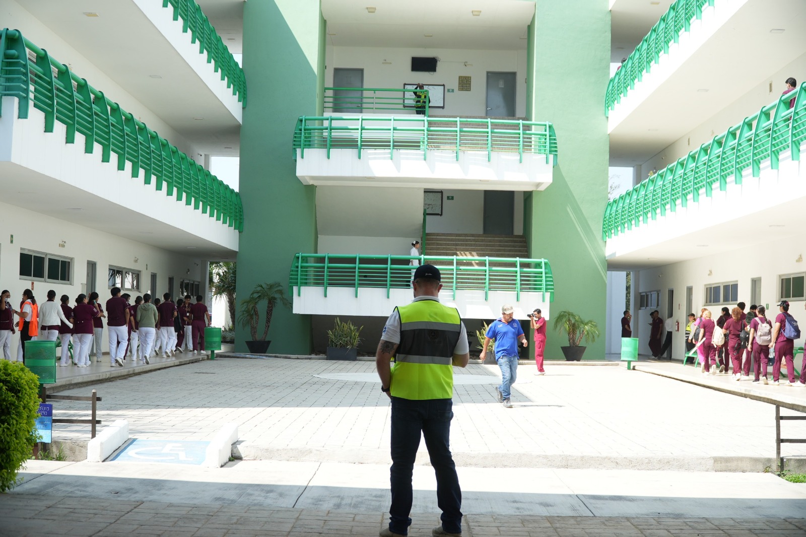 Realiza Facultad de Enfermería Victoria ejercicio de evacuación en simulacro de incendio